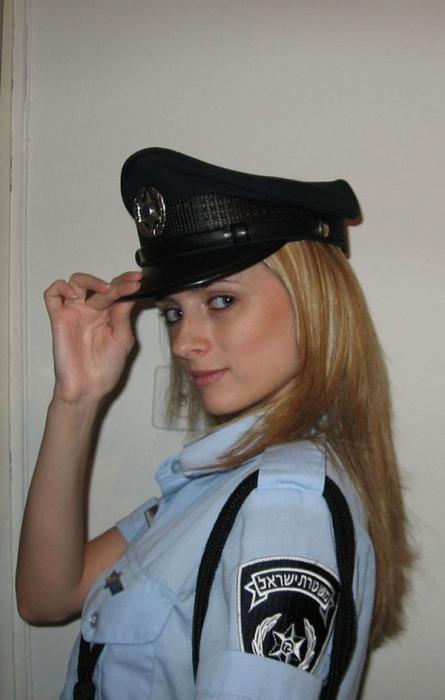 11_israel_police_woman