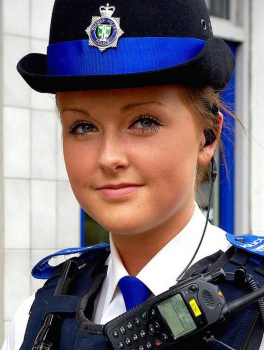12_british_police_woman