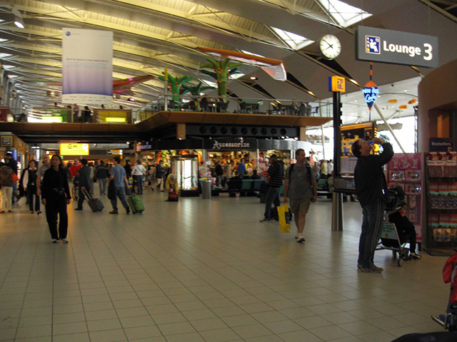 9-amsterdam-schiphol-airport-ams