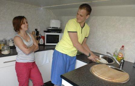 daniel-bond-and-stacey-couple-car-home-pic3
