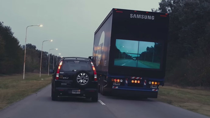 safety-truck-screens-samsung.si