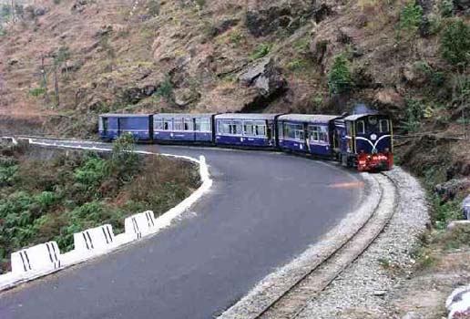 darjeeling-toy-train