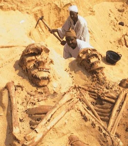 giant-skeletons-egypt